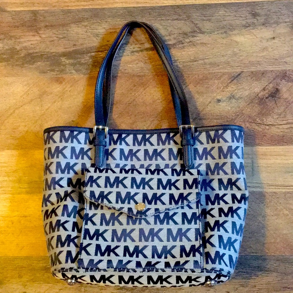Michael Kors medium shoulder bag